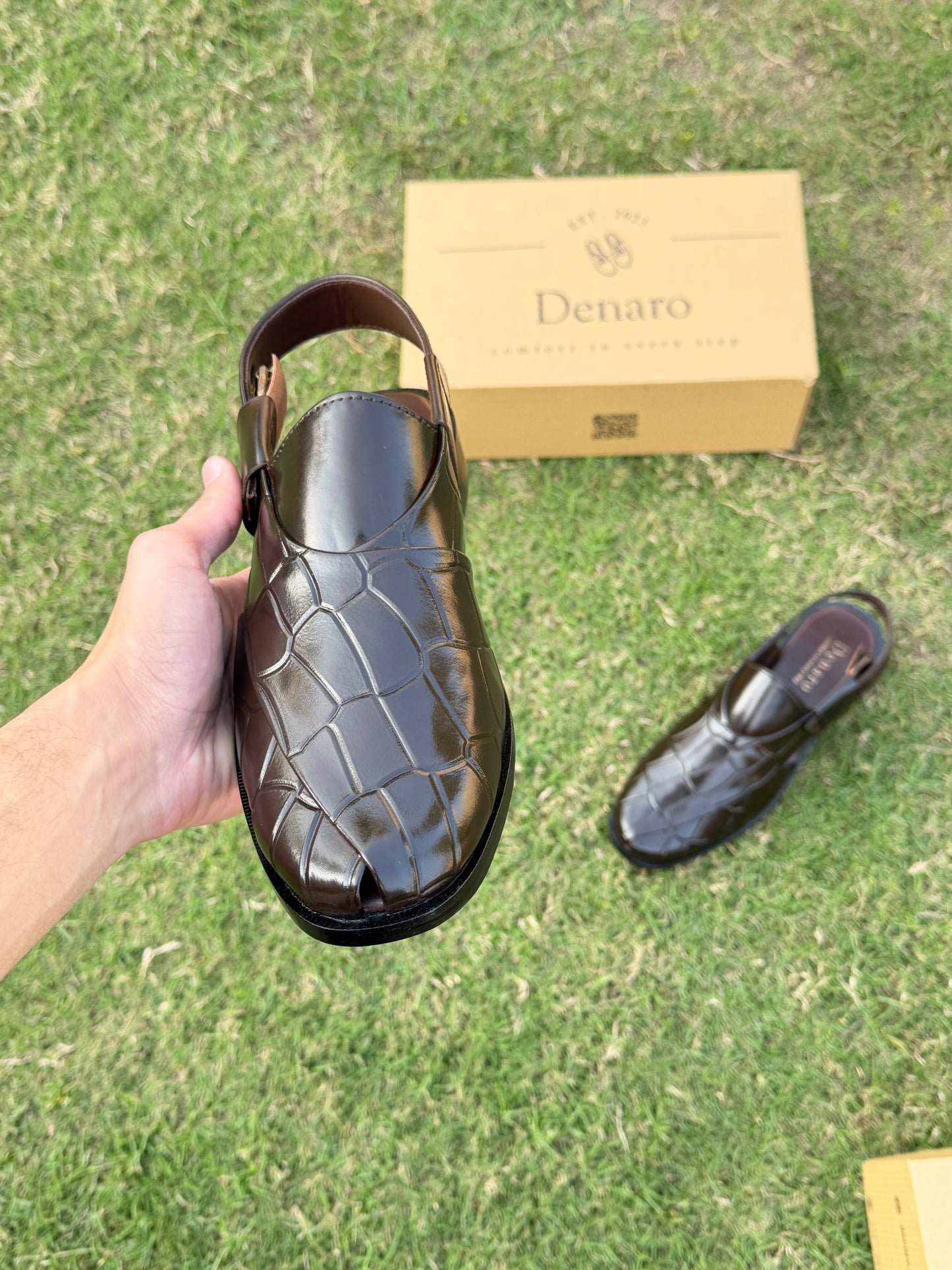 K-2002 DARK BROWN CROC KHERI