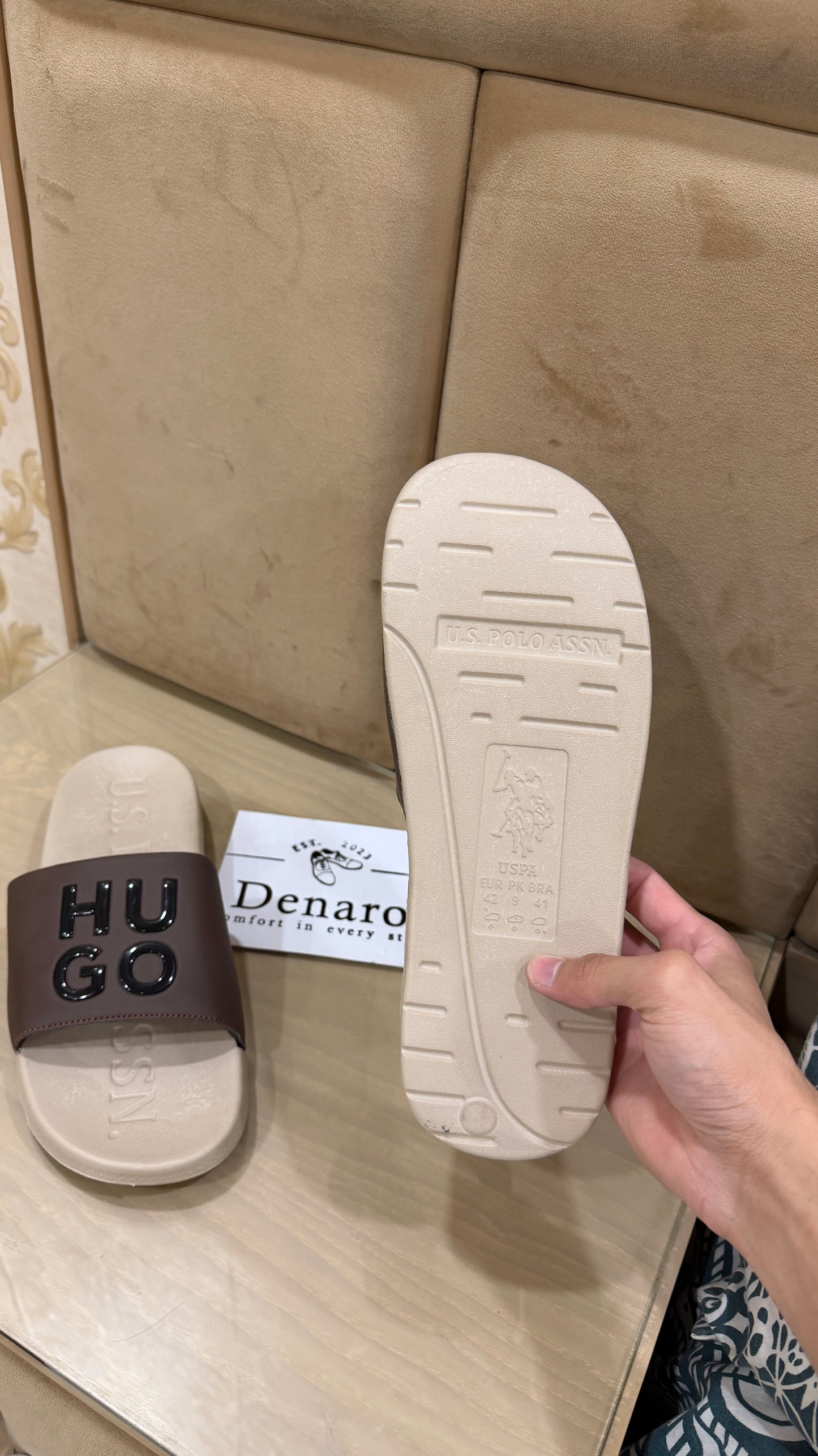 CREAM BEIGE HU-GO Slides
